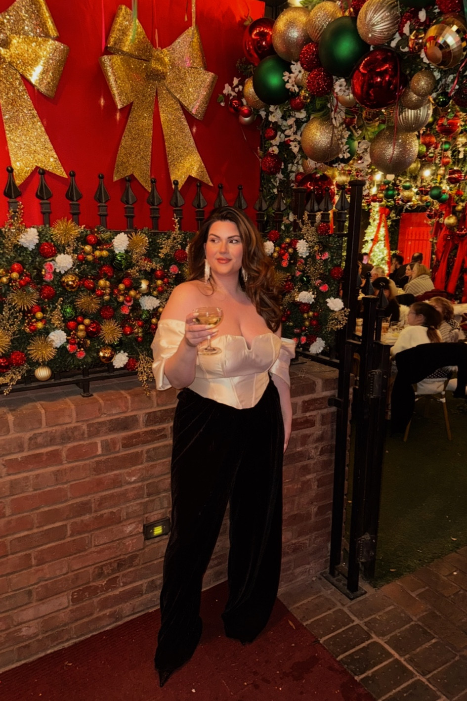 If you’re between sizes, size down. The pants are velvet and super roomy, and the top is not super structured so a tighter fit is better. I def should have sized down for the top! 


NYE outfit, velvet jumpsuit, black and white outfit, NYE dress, midsize style, party wear 

#LTKMidsize #LTKHoliday #LTKParties