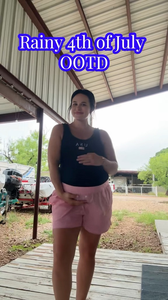 Rainy day 4th of July OOTD 🇺🇸



#LTKBump #LTKShoeCrush #LTKSeasonal