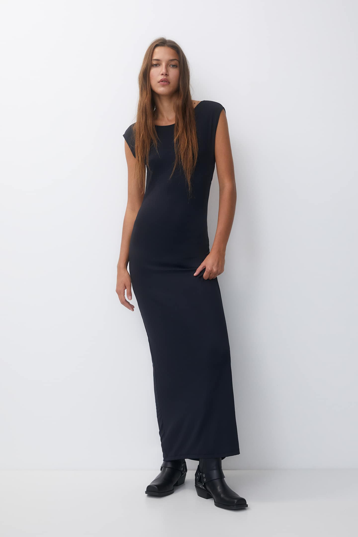 Long dress with open back | PULL and BEAR UK
