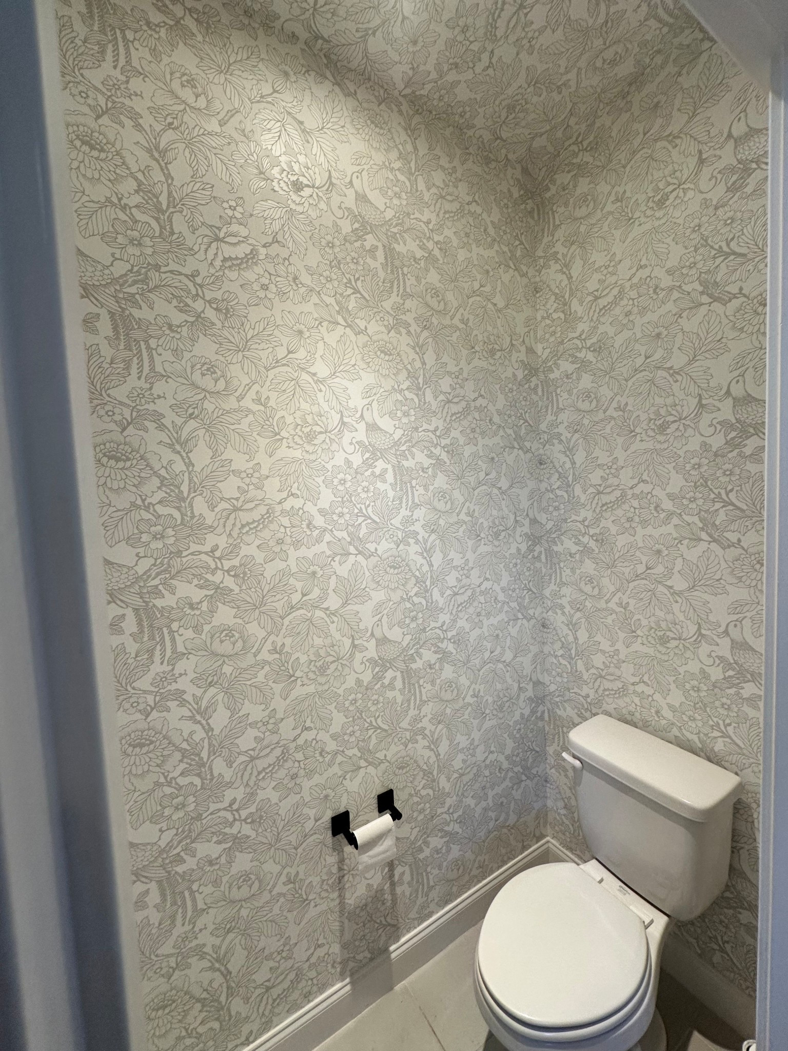 Dove and peony wallpaper!

#LTKHome