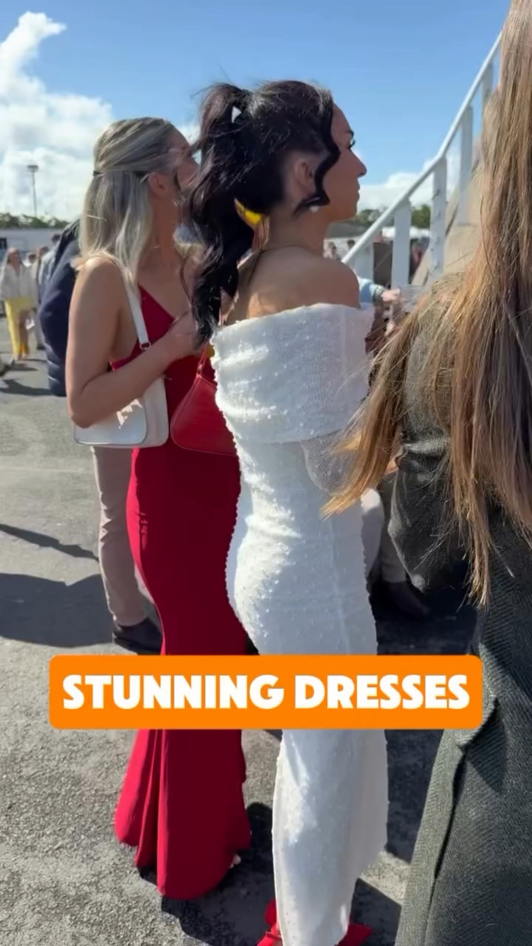 These dresses were stunning 🤩

#RacedayTV