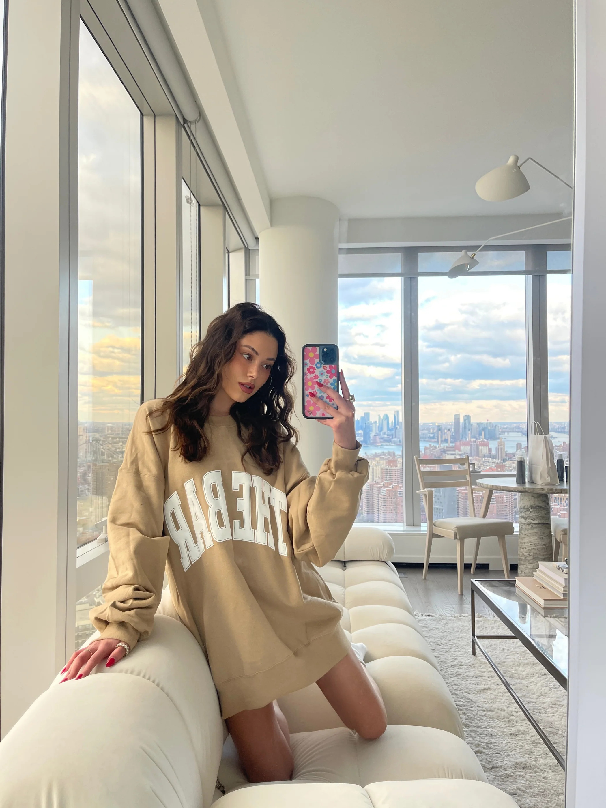 Varsity Sweatshirt Beige | The Bar