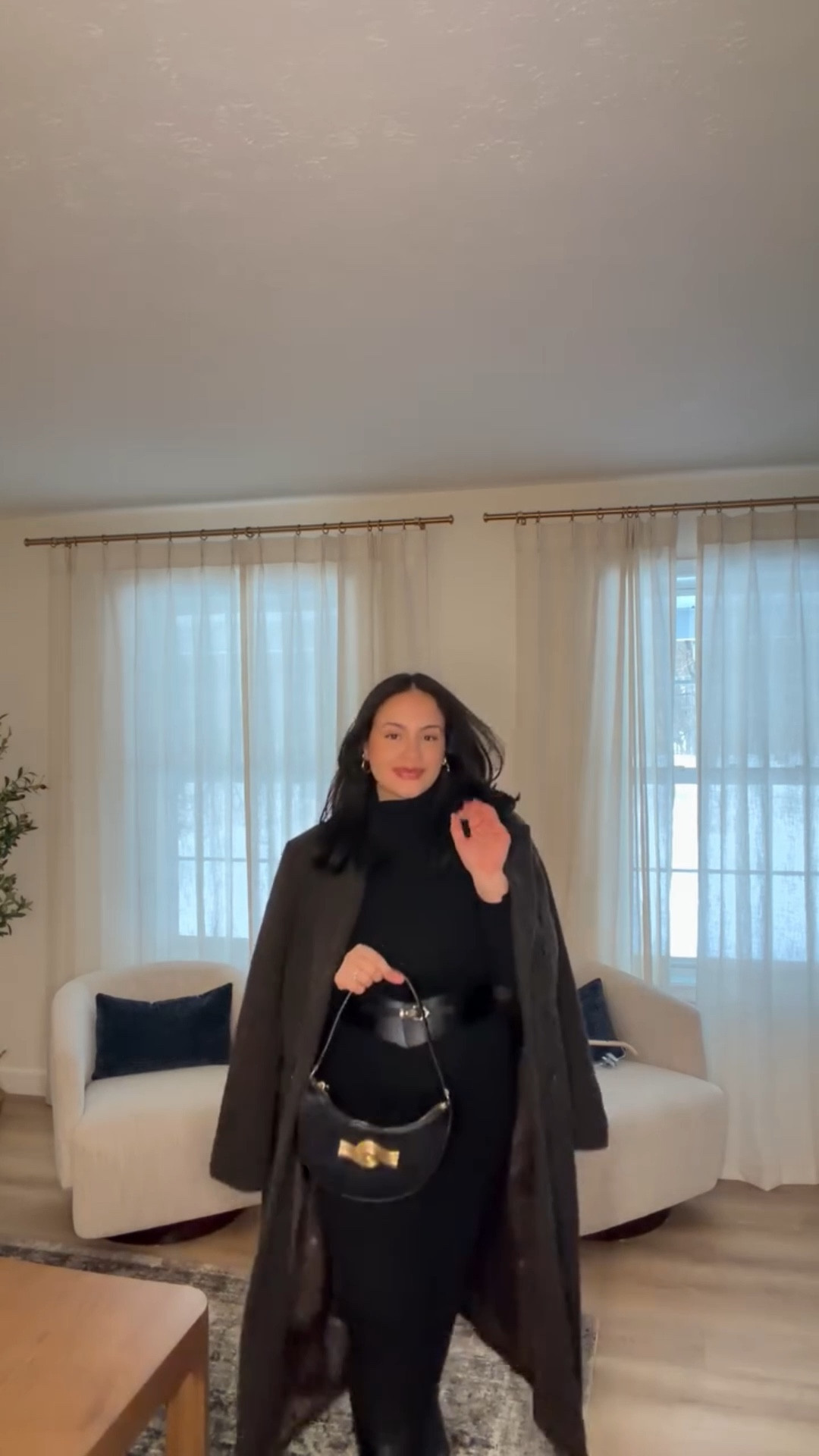 Sweater dress alert! I’m head over heels for this @zara find! Worn it countless times and just scored the perfect belt on @amazonfashion to pair it with.