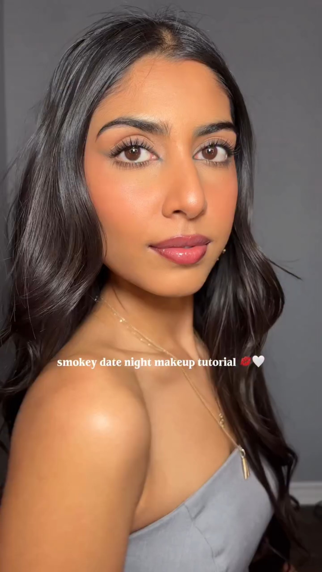 Valentines is coming up, how are you doing your makeup?? 💌 

@fentybeauty @maccosmeticscanada @rarebeauty @maybelline 
.
.
#datenightmakeup #valentinesmakeup #smokeyeye #datenight