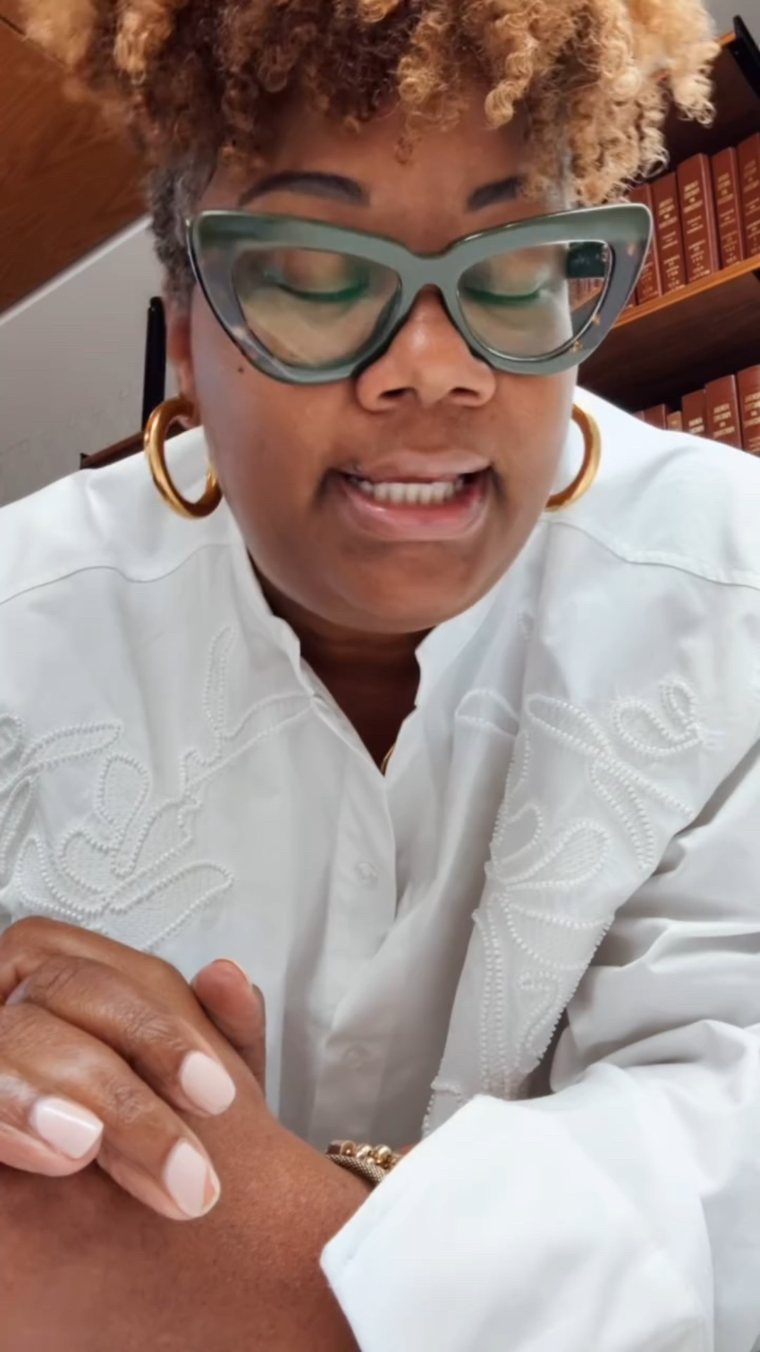 Love and oversize white shirt
Wearing xxl