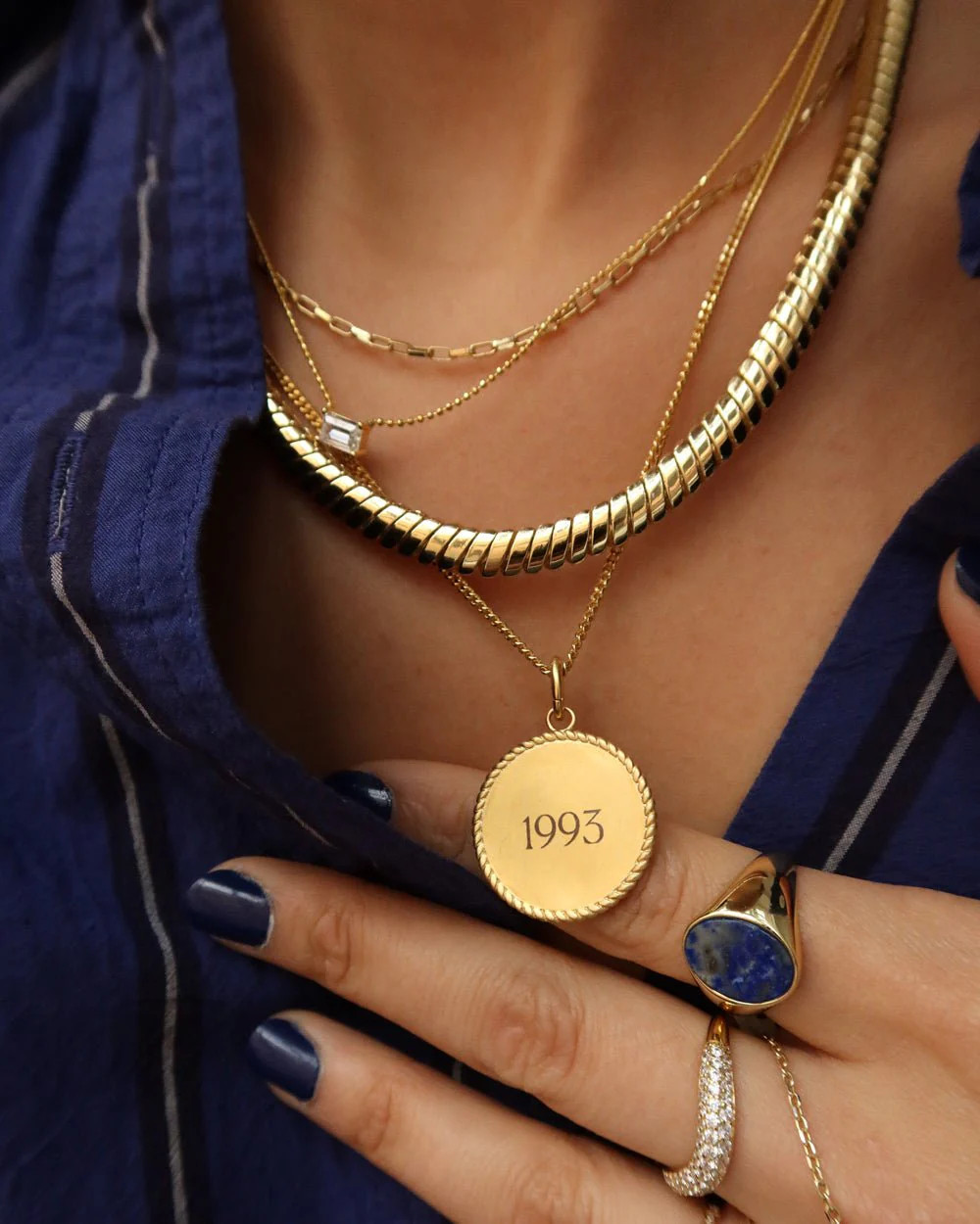 dahlia braided edge engravable disc pendant

                      -

                      $88 | Cupcakes and Cashmere