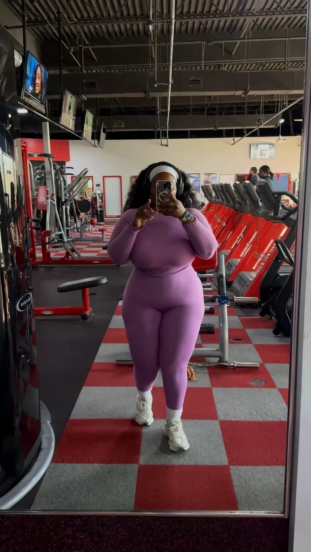 This workout set is cute and comfy—my two requirements.✨ Comes in the prettiest colors and I’m honestly obsessed with the cropped top fit. Linking everything below!

Also added some other of my gym essentials below including my favorite scents to wear. 

Wearing an XXL



#LTKPlusSize #LTKActive #LTKFindsUnder100