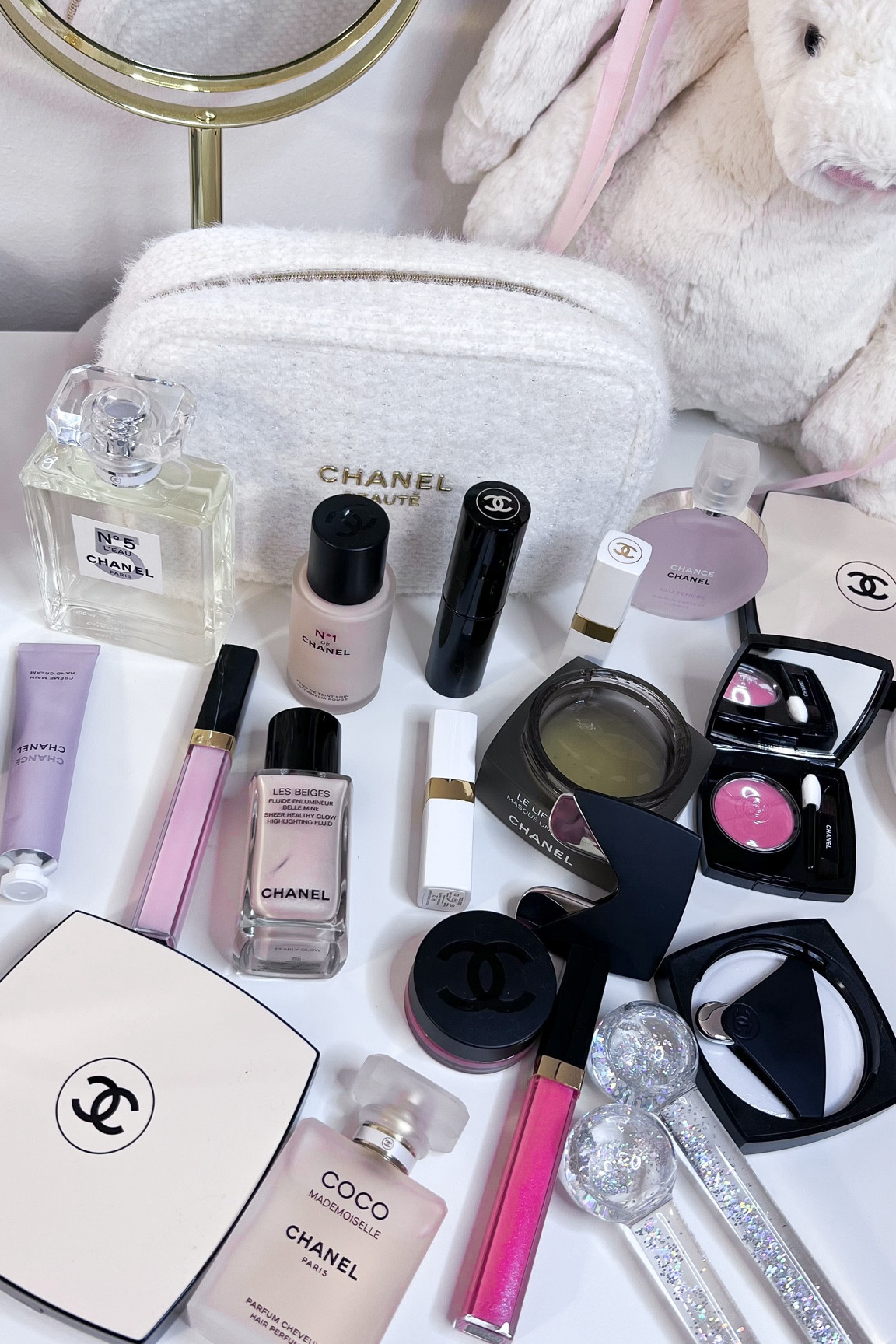 Chanel beauty 🏹✨🫶
#makeup#beauty#skincare#luxury#giftsidea#feagrance

#LTKGiftGuide #LTKHoliday #LTKSeasonal