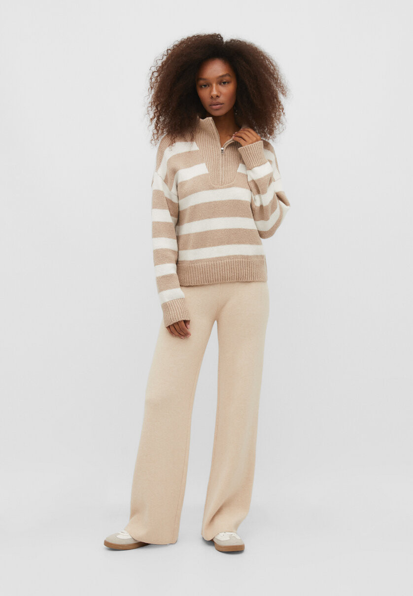 Pantaloni lunghi in maglia - Pantaloni da donna | Stradivarius Italia | Stradivarius (IT)