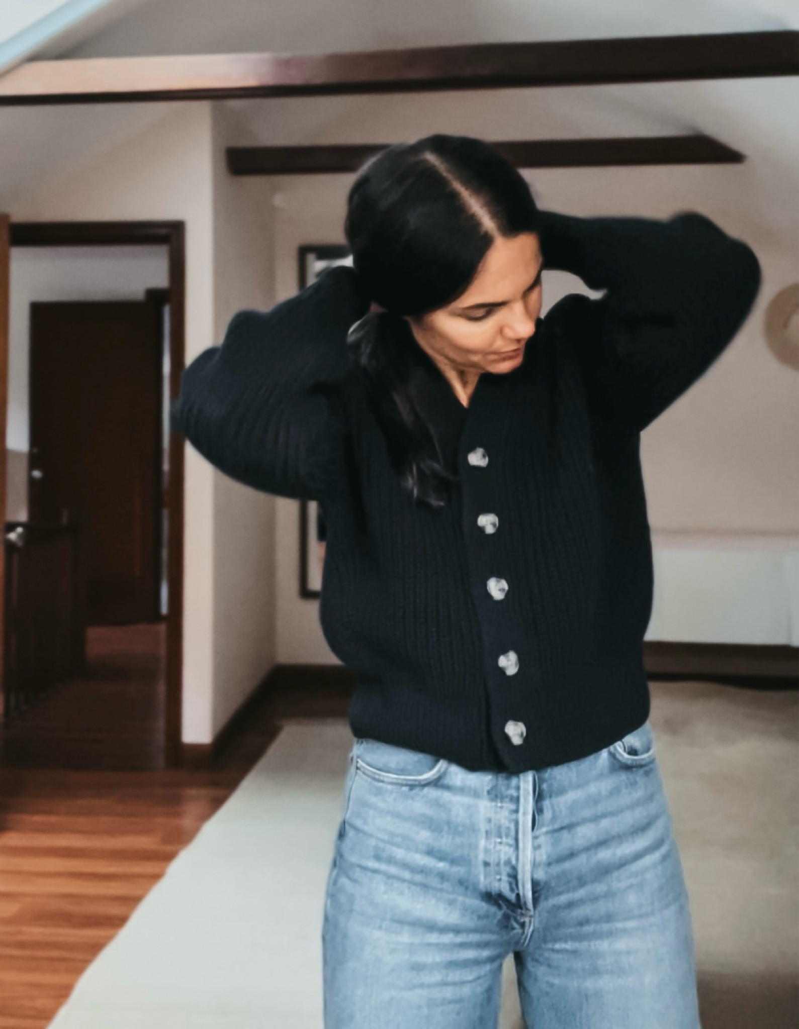 Everlane sweater is thick and heavy. I love it! Still for sale in brown and green! 
//
#everlane
#cardigan 

#LTKGiftGuide #LTKHolidaySale #LTKSeasonal