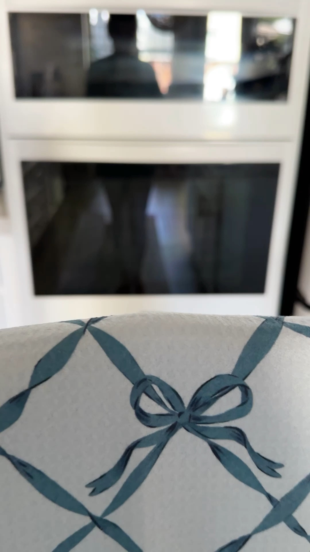 Bow lovers unite! These cute new bow towels are the perfect kitchen accessory! 

#LTKHome #LTKVideo