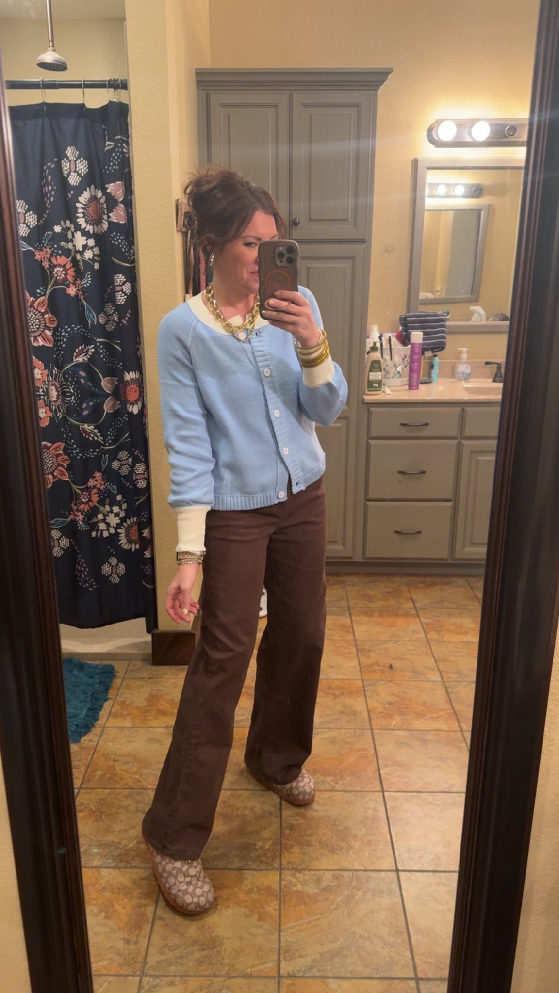 The best color combo of spring! Light blue and chocolate brown! This FP inspired cardigan is a must! 

Wearing size small in both.

Teacher ootd | spring fashion | style | outfit | inspo | mom 

#LTKdayinmylife #LTKootd #LTKgrwm