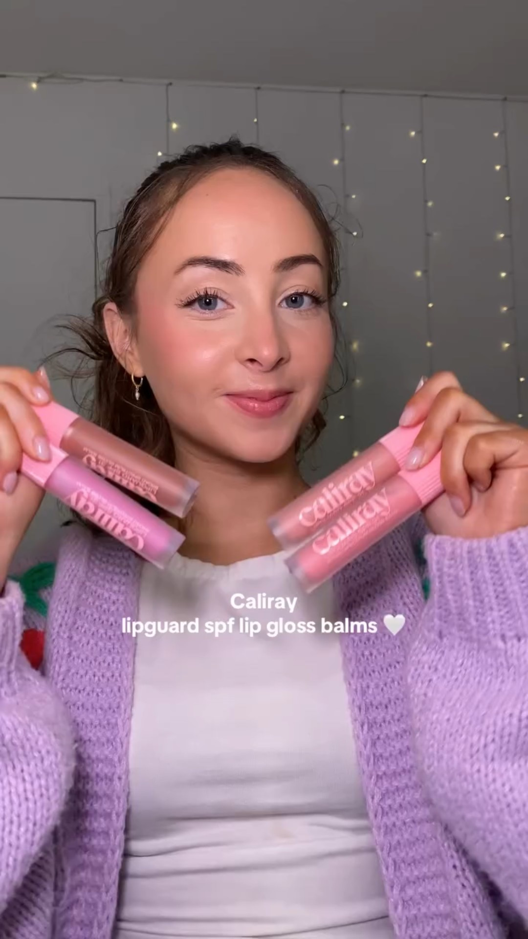 LIP GLOSSES WITH SPF?!!?! sold 🫶🏻swatching some summer lippies from @caliray - lipguard lip gloss balms 
•
•
#makeup #beauty #explore #explorepage #summermakeup #beachmakeup #lipgloss #makeupreviews