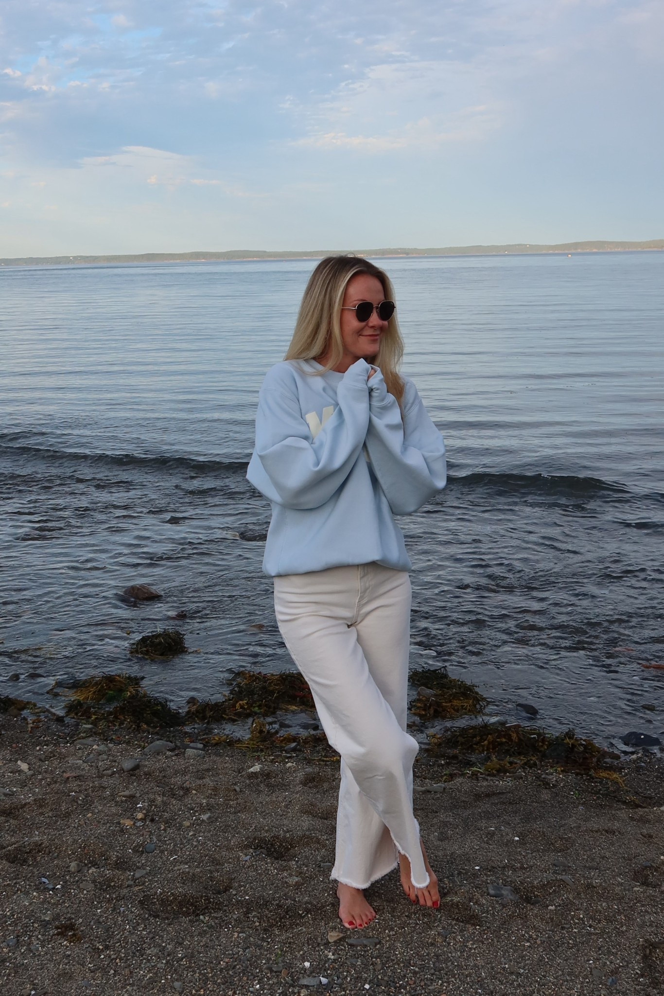 sweatshirt is from maine but linked similar 
jeans: xsmall/25

#LTKFindsUnder100 #LTKStyleTip