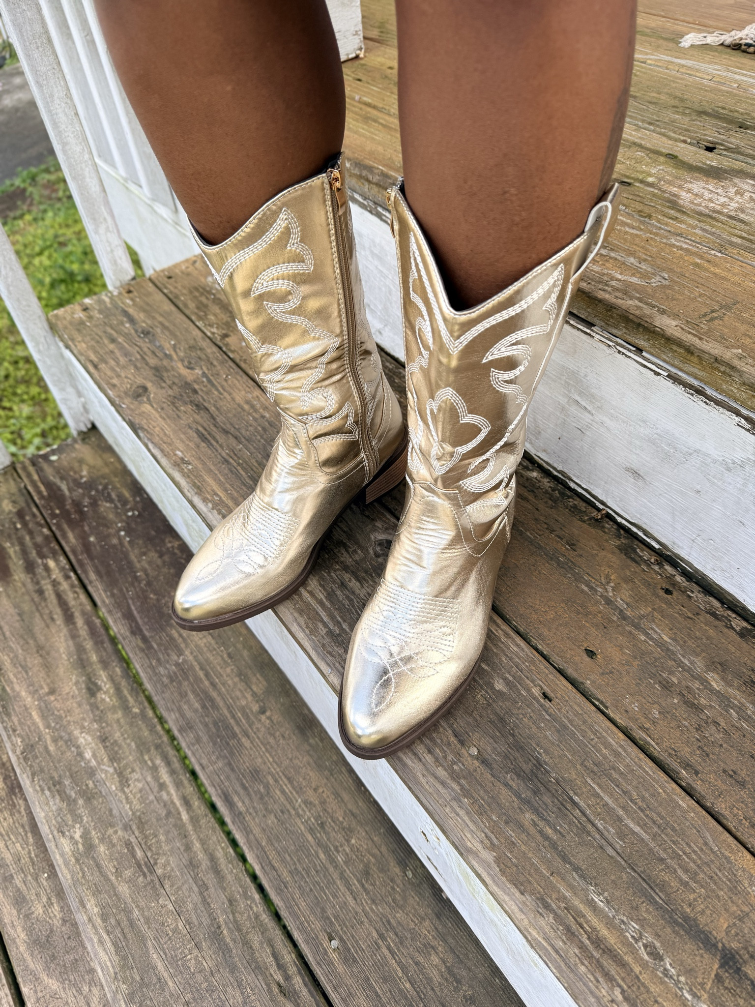 Cowboy boots are officially part of the spring wardrobe 🤠🌷

Whether you’re styling them with dresses, denim, or cute skirts, they give every outfit that fun western vibe. I linked the cutest spring cowboy boots for you to shop.

#CowboyBootStyle #SpringWardrobe #WesternChic #BootSeason #StyleIdeas #SpringLooks #FashionFinds #ShoppingWithPriiincesss #Atlantamom #Atlantabloggers #Atlantablogger #AtlantaCreator #Atlantacontentcreators #Atlantacontentcreator