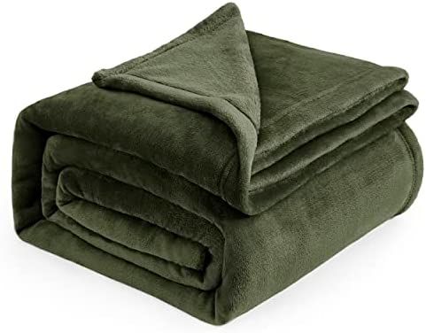 BEDSURE Fleece Blanket Queen Blanket Olive Green - Bed Blanket Soft Lightweight Plush Fuzzy Cozy ... | Amazon (US)