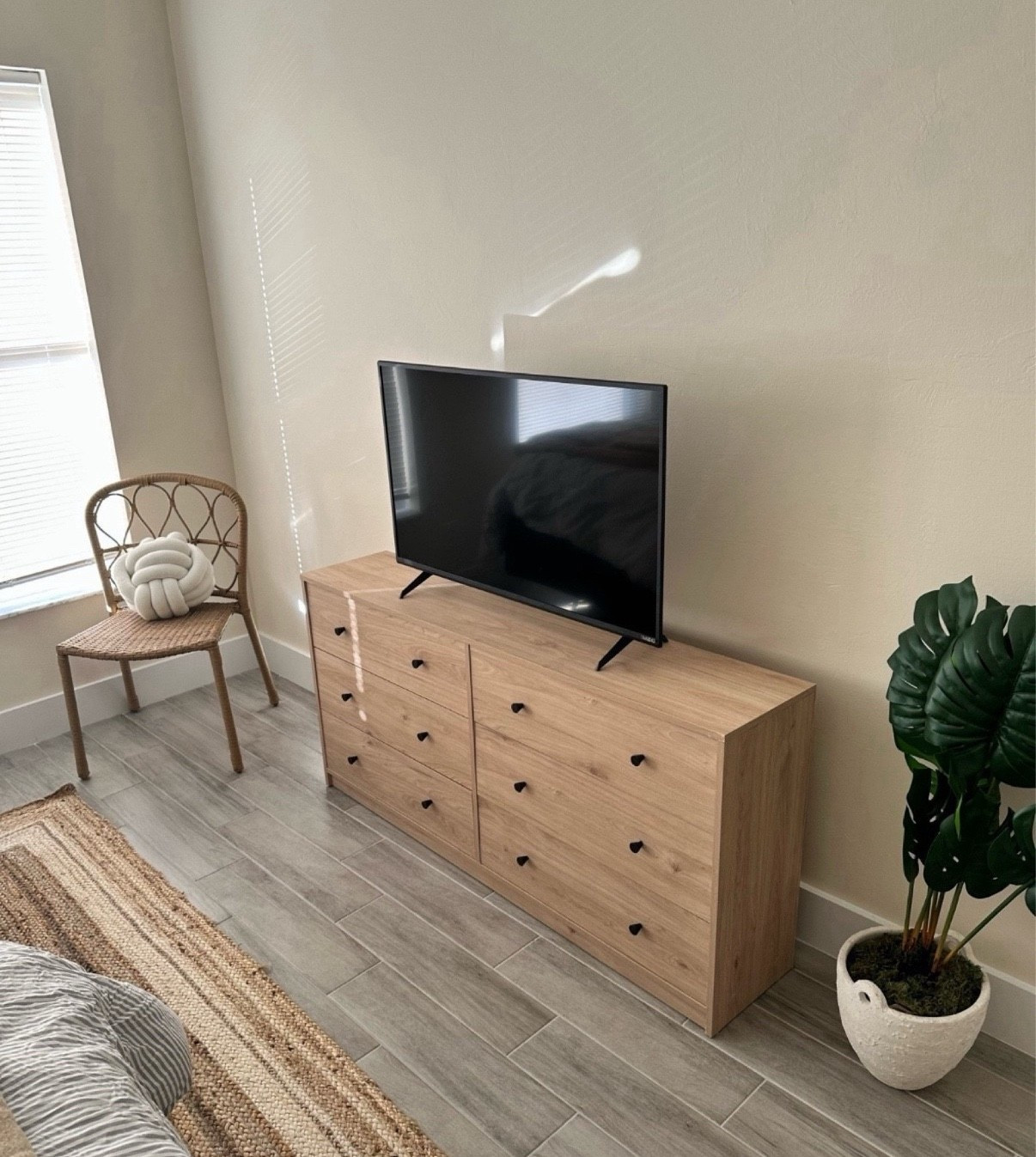 Looking for an inexpensive guest room set up? I’ve got you! 

#LTKSaleAlert #LTKFindsUnder100 #LTKHome