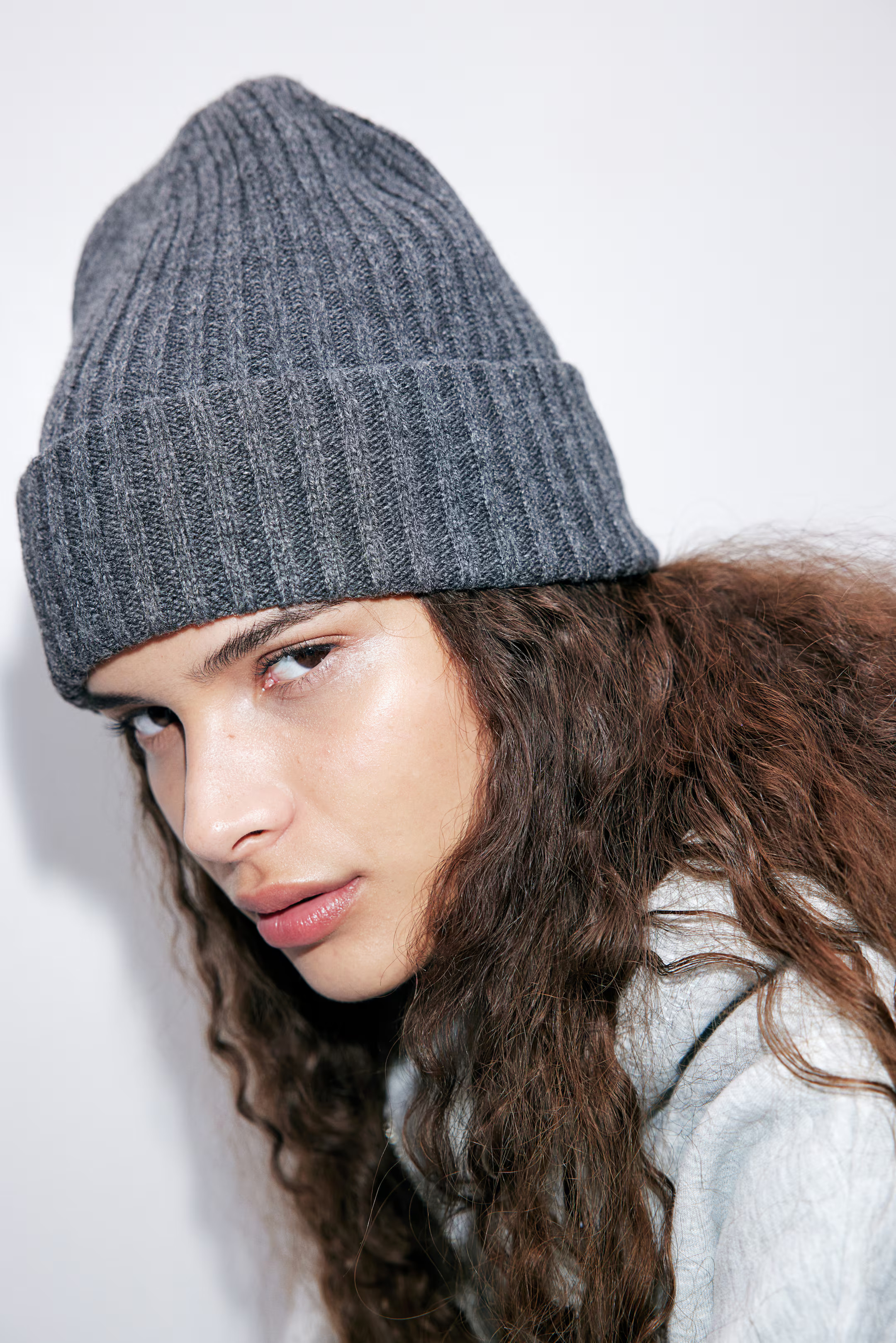 Beanie in Rippstrick | H&M (DE, AT, CH, NL, FI)