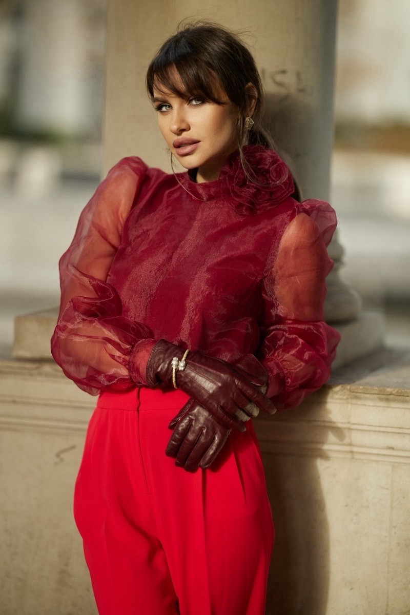 Shirt
Gloves 
Trousers 

#LTKHoliday #LTKtravel #LTKSeasonal