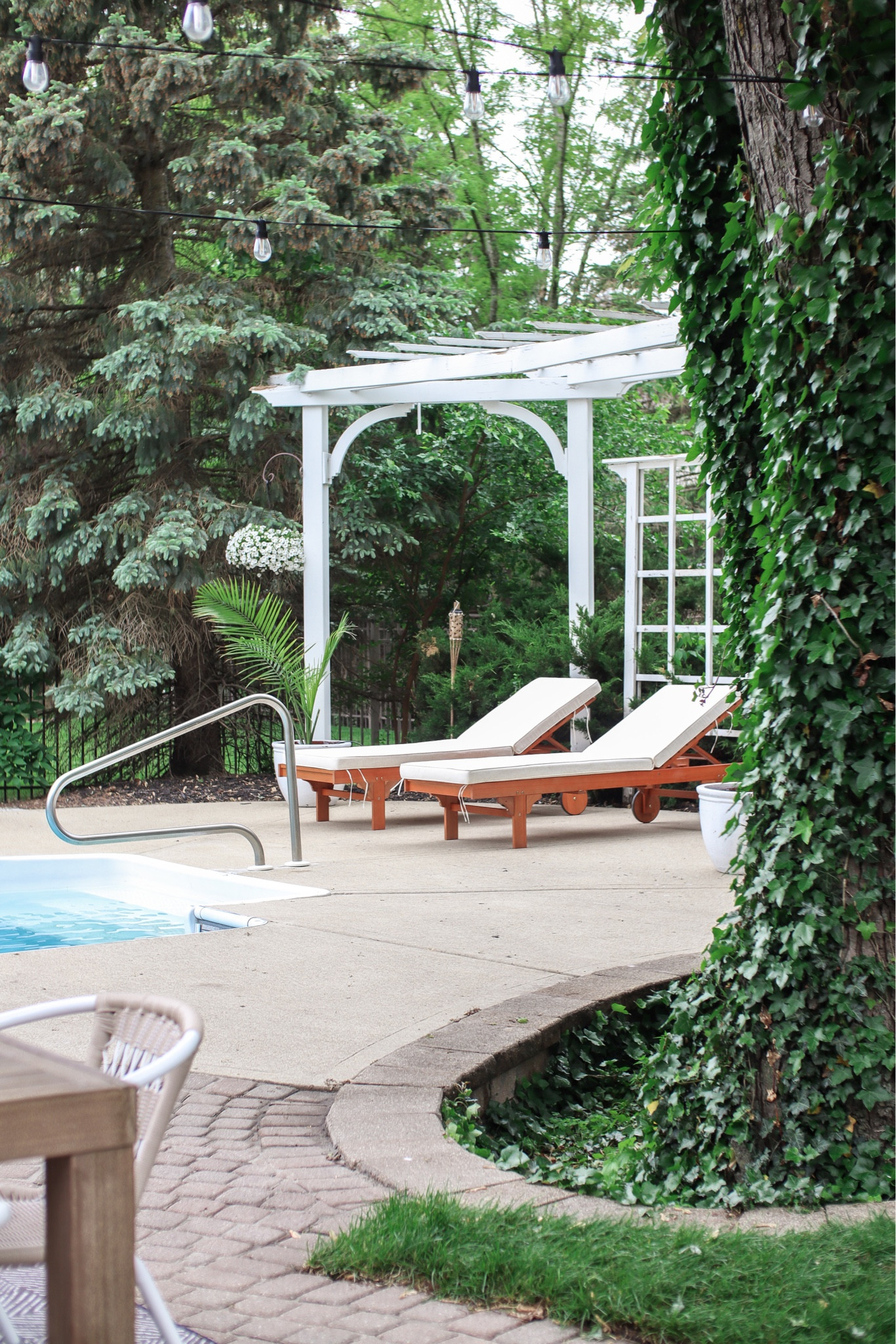 Lounge chairs outdoor 