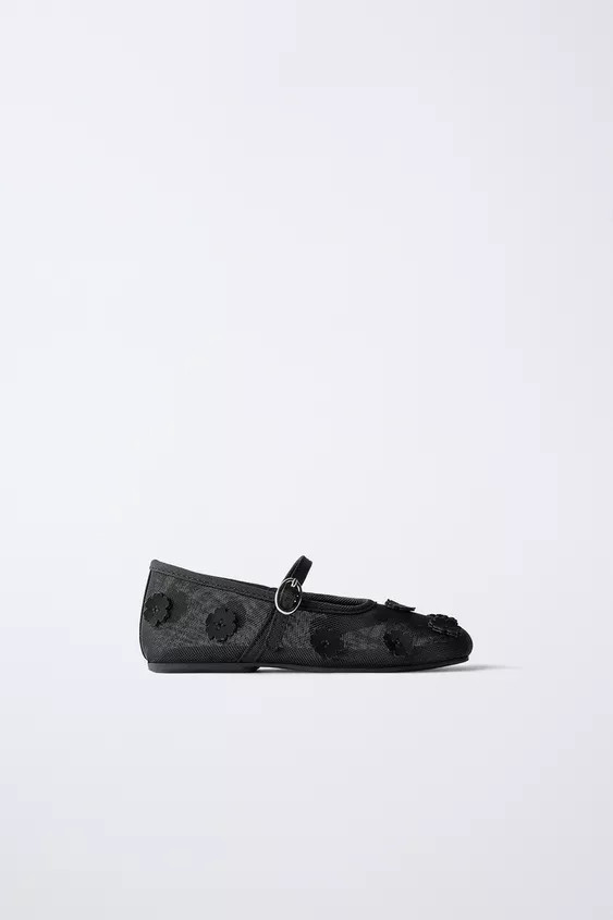 Mesh ballet flats with raised flower detail. Side buckle closure. Flexible insole. Rubber sole.ST... | Zara US
