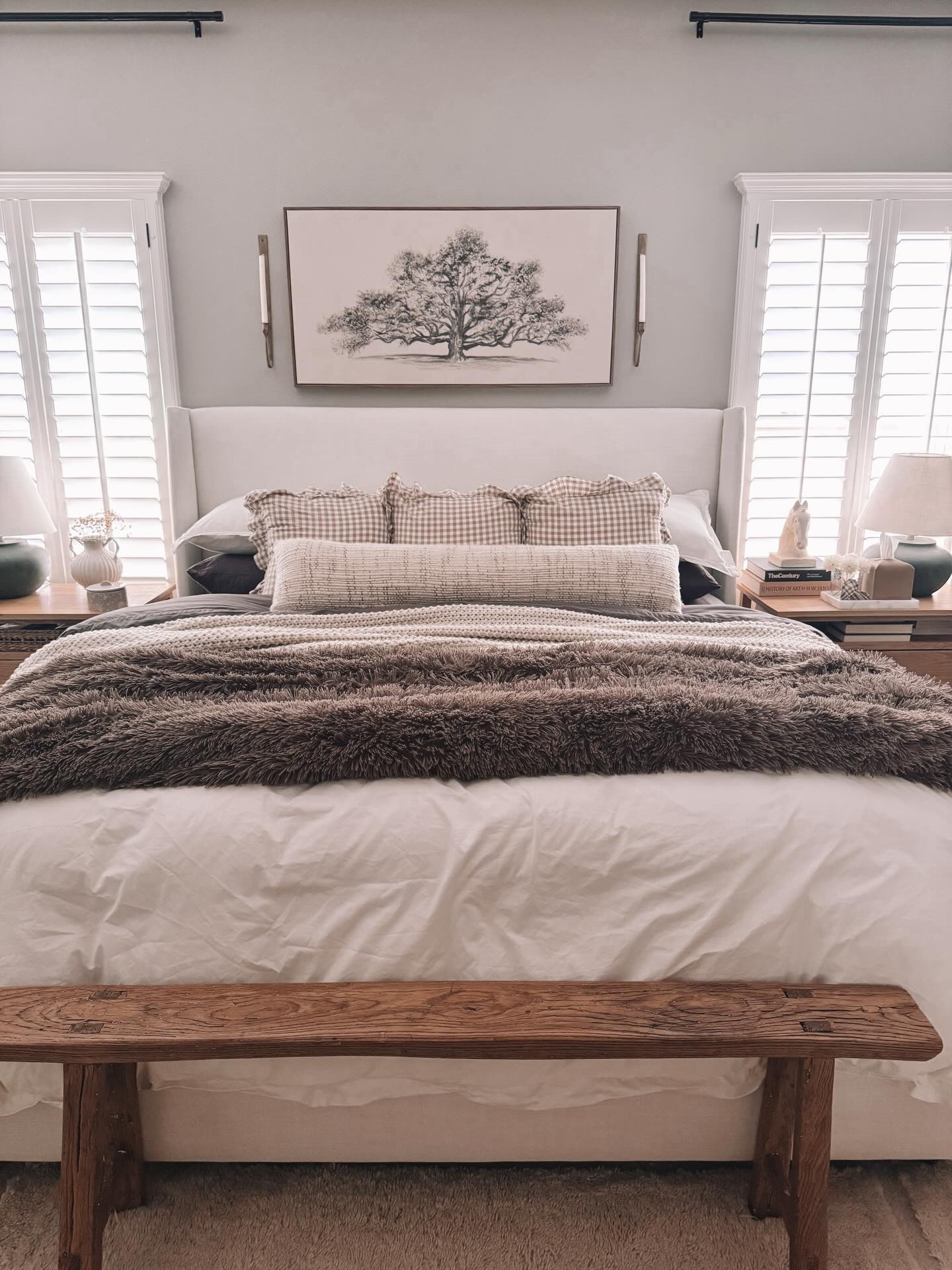 My bed… my favorite place in the house! I’ve been working on decluttering my room and closet because I can’t sleep in a messy space and as I get older, I’m noticing I prefer less stuff around me. 

I’m going to miss my bed this weekend as we head out for a very short trip to phoenix for my grandpas service. While I have reservations about going due to a few personal reasons, I am very excited that I’ll have my kids and husband for 48 hours. It seems lately, life has been so busy so spending  some time together and sharing a few meals with each other will be good for all of us. 

Have a wonderful weekend, all! I’ll be back next week. 

#bedroom #primarybedroom #bedroominterior