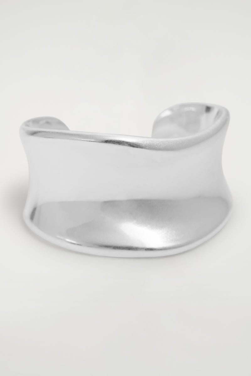 Sculpted brushed Cuff | COS (US)