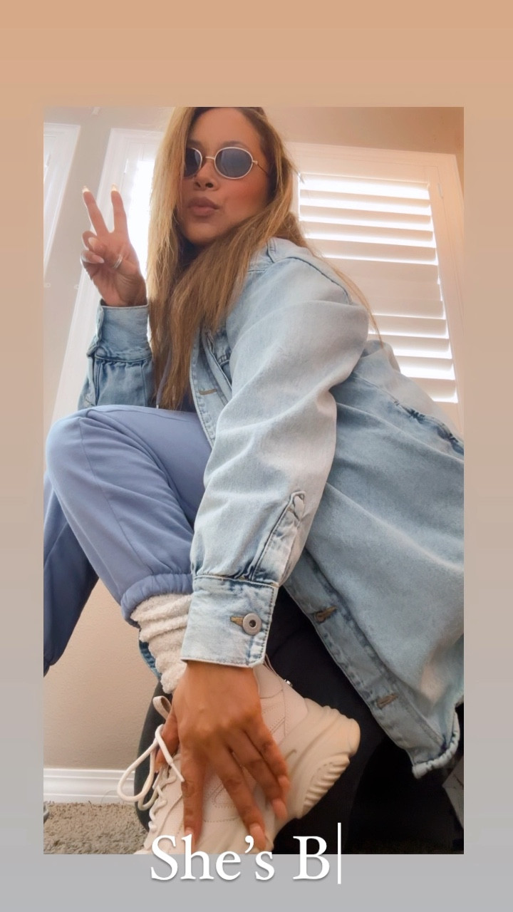Who lives for a sweatpants suit layered with oversized jean jacket 🙌🏽 it’s giving cozy fly girl all day ✌🏽

#LTKstyletip #LTKMostLoved #LTKfindsunder100