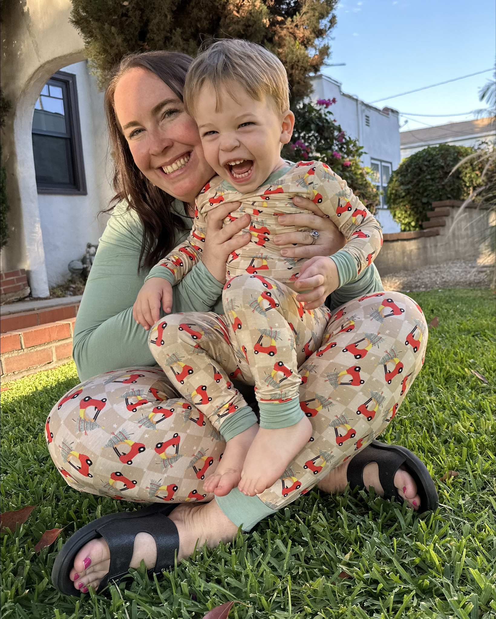 The @dreambiglittleco Christmas Collection has launched! These bamboo pajamas are amazing for your littles and adults alike. There are so many amazing prints so be sure to grab them quick!

#dreambiglittleco #dblcpartner #christmas