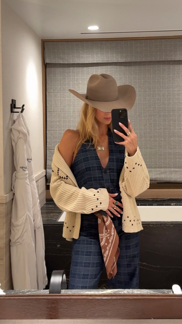 My plaid denim GRWM fit from Big Sky 🤎

Wearing a size S in both the denim top and bottom. Sweater is a M (but wish I went with a L).

#LTKStyleTip #LTKTravel #LTKSeasonal