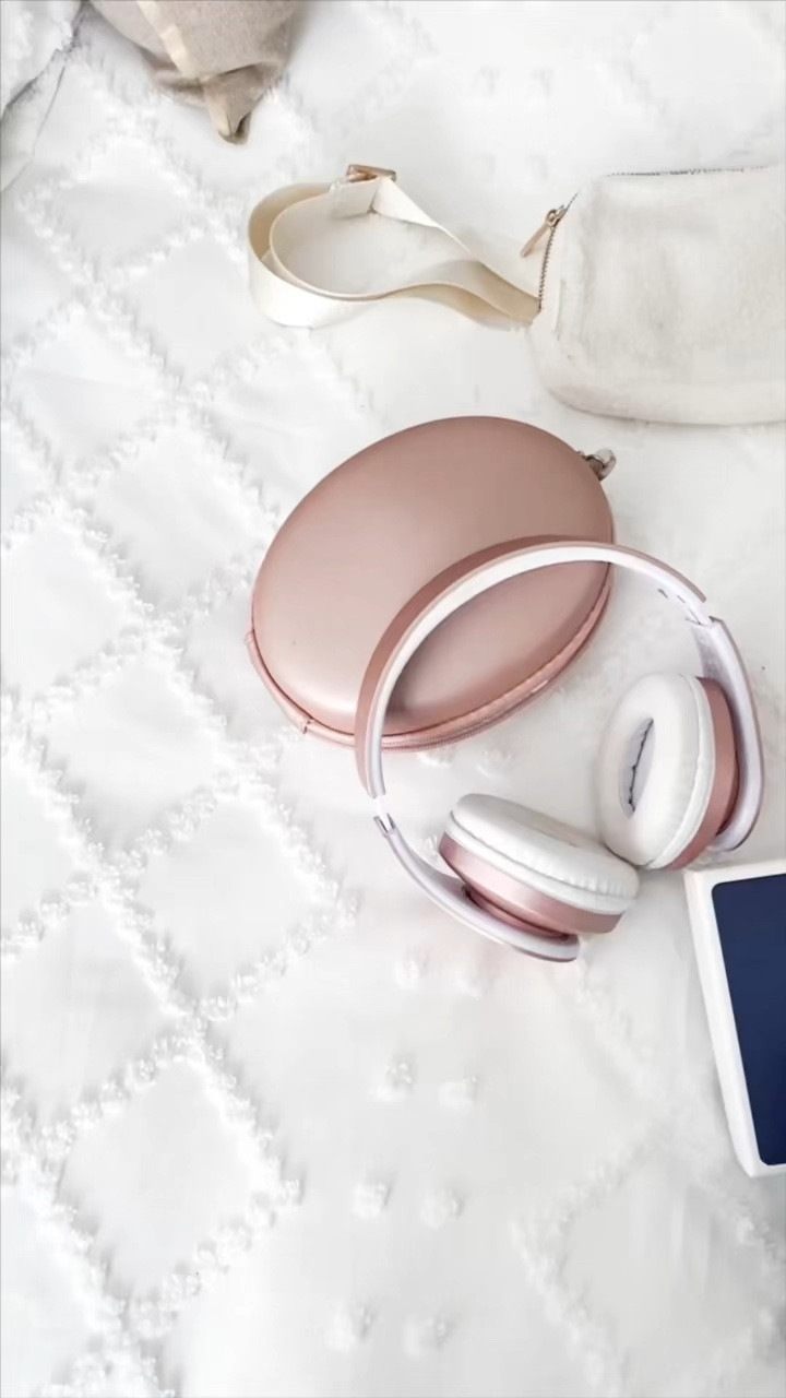 Cozy gift ideas for her! From my favorite checkered throw to a Sherpa crossbody bag, headphones and a sleeping face pillow, any homebody would love these gifts!

Amazon finds | gift guide for her | gift guide for home body | cozy gifts | Lululemon

#LTKHoliday #LTKGiftGuide #LTKfindsunder100