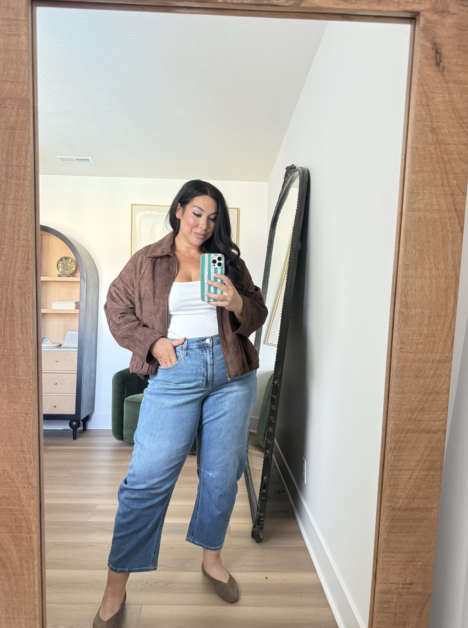 This entire outfit is chic but still comfortable, love!

Top: XL
Jeans: 16

Fall outfits, affordable fall outfit ideas, fall outfits with jeans, jeans outfits, midsize outfits for fall, affordable fall outfits

#LTKootd #LTKSeasonal #LTKMidsize