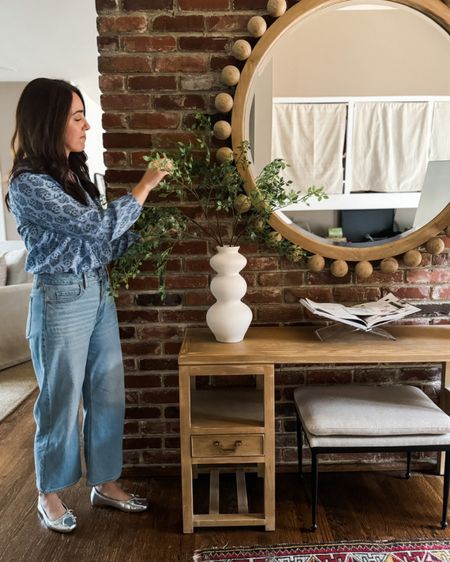 Entryway decor inspiration ✨ I love transitional pieces like this vase and bookstand that can be used in multiple spaces! 

Bookstand, acrylic bookstand, vase, floral vase, decorative vase, faux stems, faux greenery, wooden beaded mirror, mirror, accent mirror, ottoman, entryway, entryway decor, living room, dining room, bedroom, entryway inspiration, Modern home decor, traditional home decor, budget friendly home decor, Interior design, look for less, designer inspired, Amazon, Amazon home, Amazon must haves, Amazon finds, amazon favorites, Amazon home decor #amazon #amazonhome



#LTKstyletip #LTKhome #LTKfindsunder50