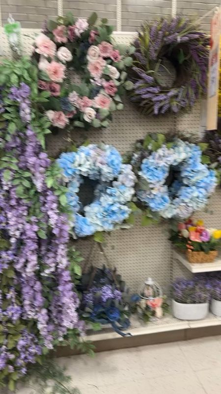 Sharing some garland at Michael’s. The purple garland here looks like what I used for a popcorn bar at a recent event. I love the purples and could use them for Easter to match the theme. These are also 50% off ☺️ 

Michael’s spring sale, garland decor, faux flower garland, purple flower garland, greenery garland 