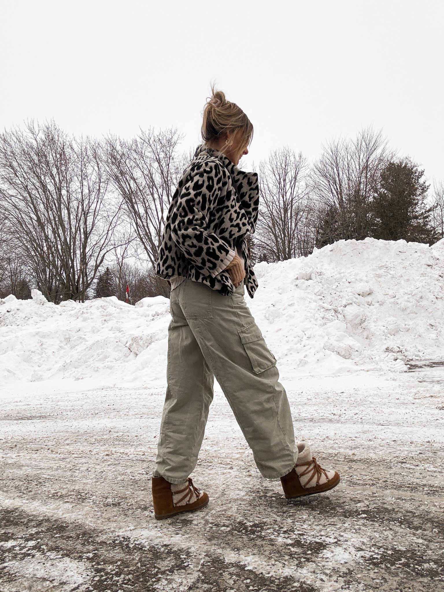 Barrel jeans & coat (old) are Zara 
8246/044/506

I’m wearing a 40 in the boots. I have two other pairs in other colours in 41 and have found they get matted down inside with the shearling and can become looser. I’m happy I sized down this time (Isabel Marant Nowles)


#LTKOver40 #LTKTall #LTKmomlife