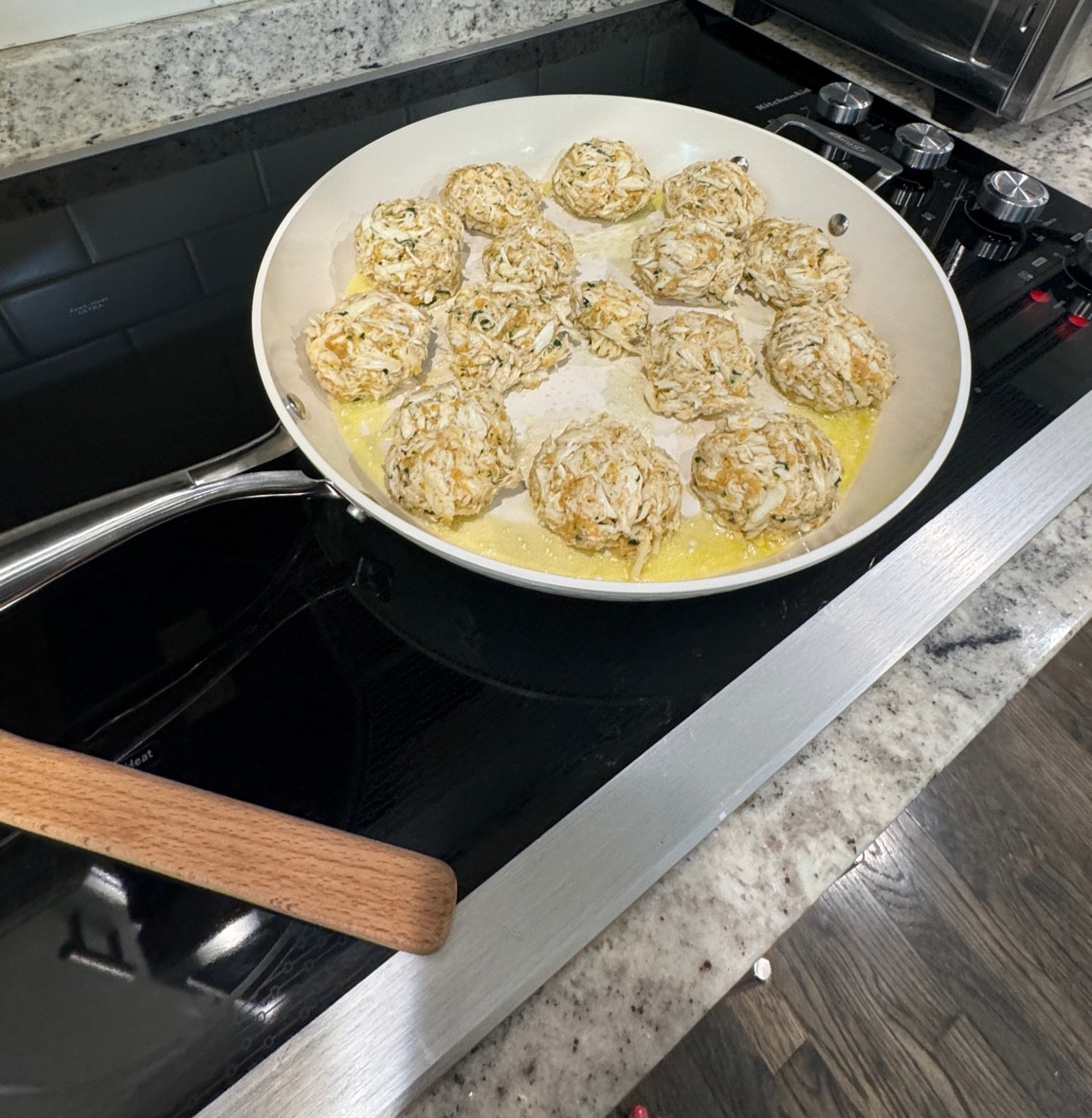 This 14 inch pan is incredible for large families! It can fit sooo much! Plus, it's nonstick, non toxic and pretty!

#LTKHome #LTKFamily #LTKFindsUnder50