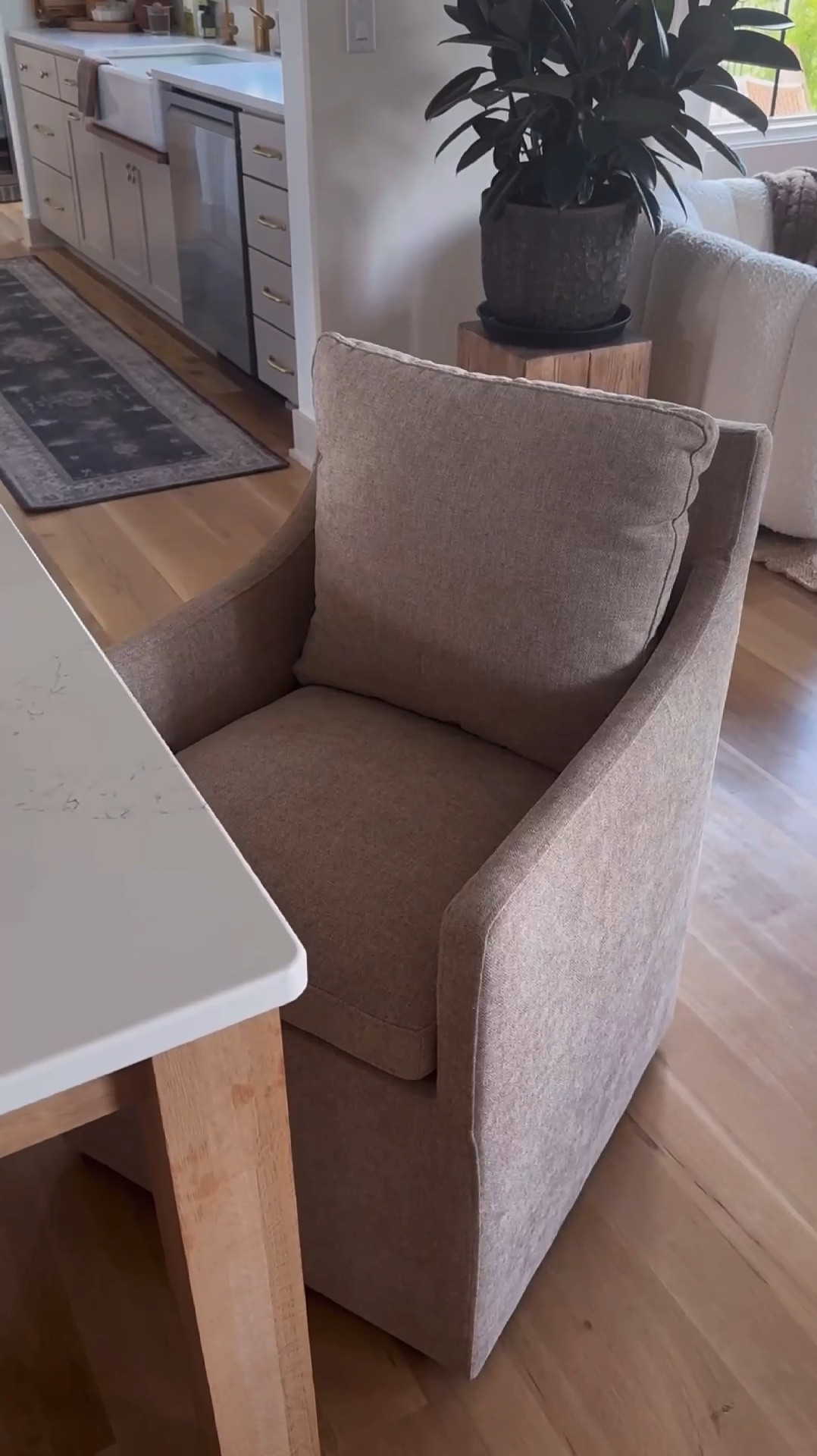 Affordable and comfortable dining chair

Upholstered chair
Amazon
Wayfair
Bed bath and beyondd

#LTKHome #LTKStyleTip #LTKFamily