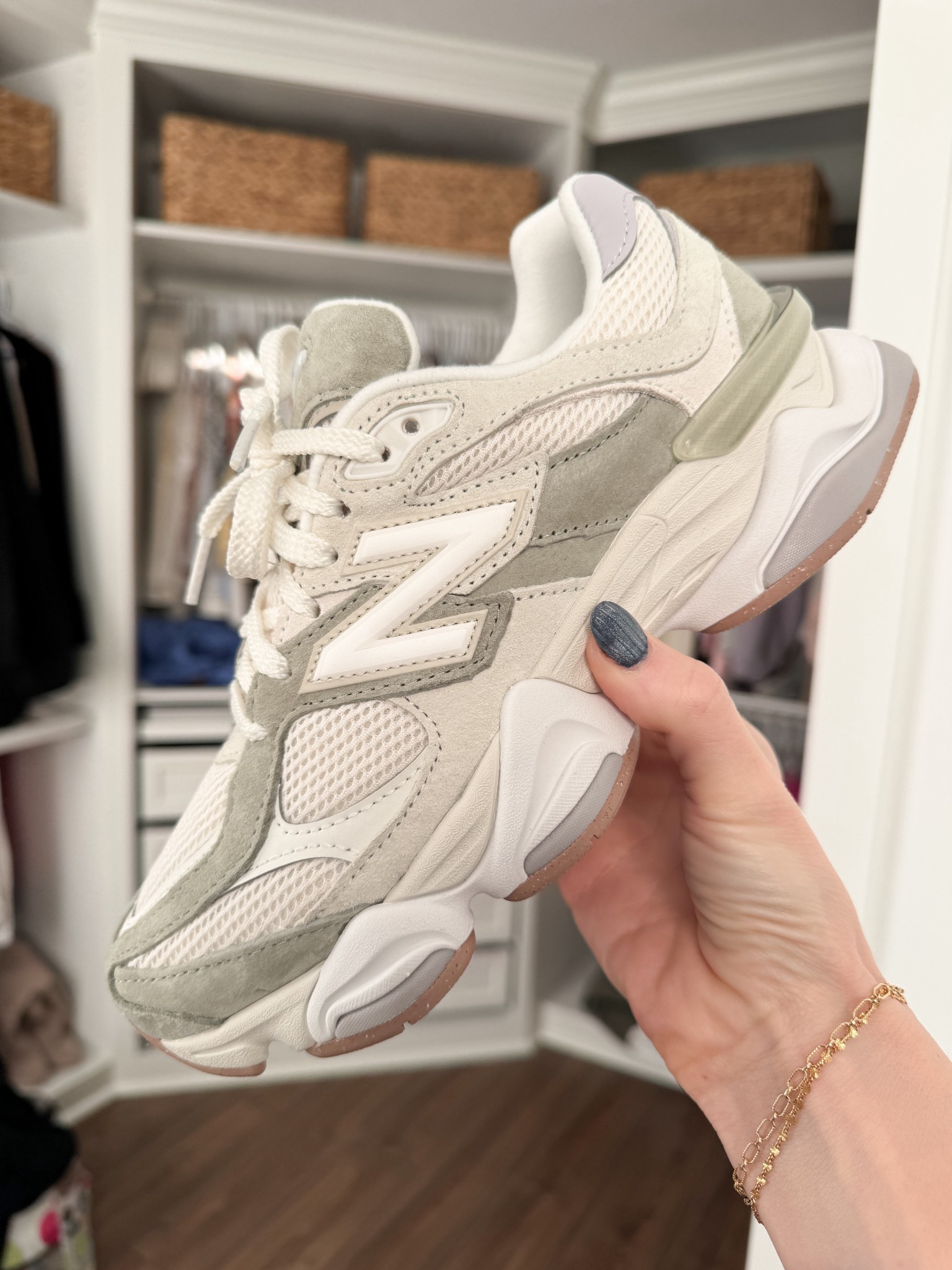 Love the sage green color on these NB  9060s 🤩

#LTKActive #LTKmomlife #LTKootd