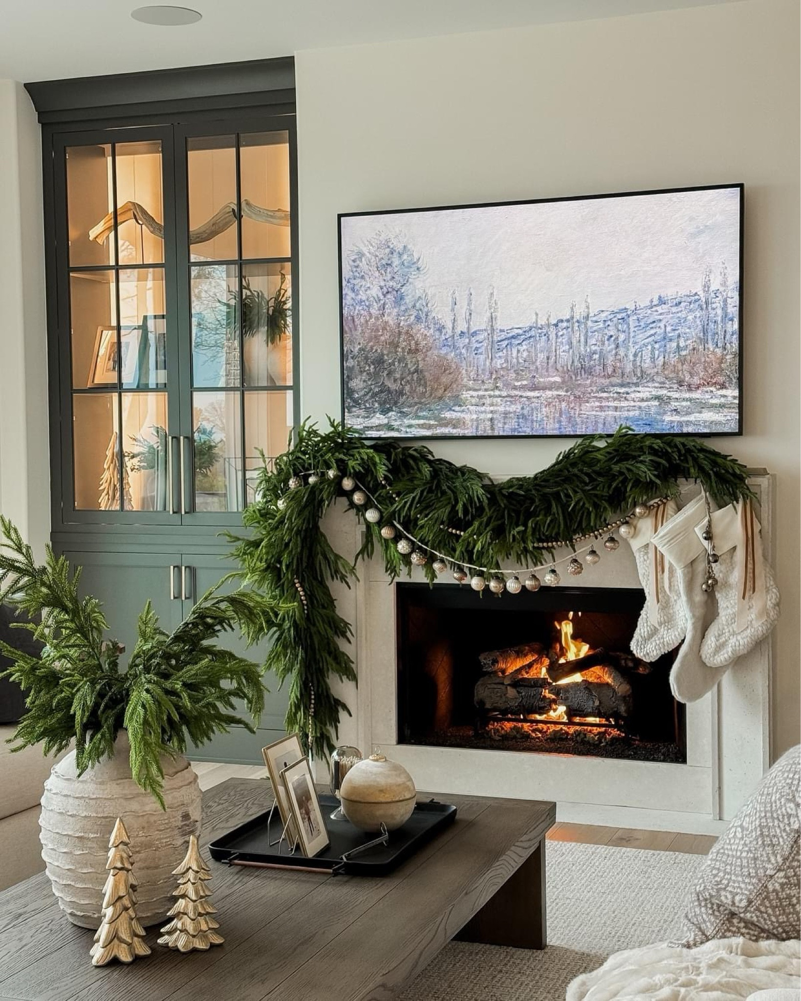 Holiday decor is up in this gorgeous Michigan home. #homedecor #holidaydecor 

#LTKHoliday #LTKHome #LTKSeasonal