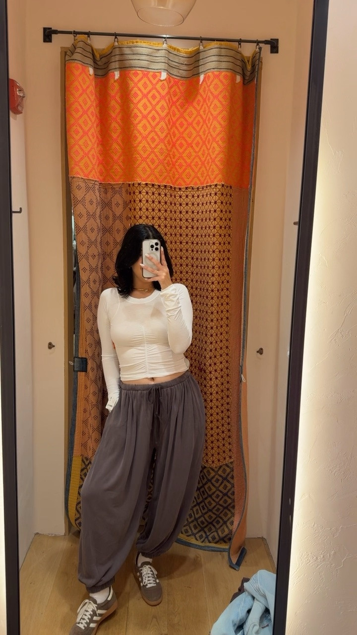 These pants from @freepeople are so comfy 🍂✨