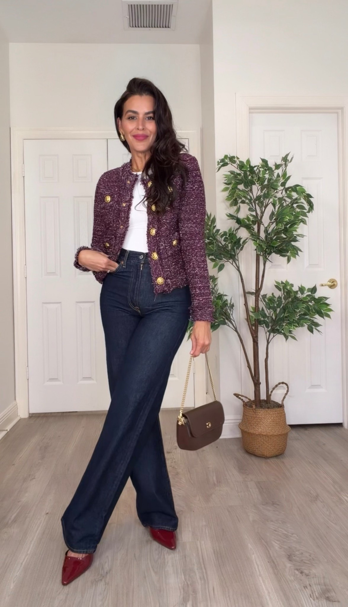 🛍️All sizing⬇️
My true Size 26x34 in jeans.no stretch. 
S in cardigan 
S in white top
Shoes tts.


#LTKootd #LTKSeasonal #LTKOver40