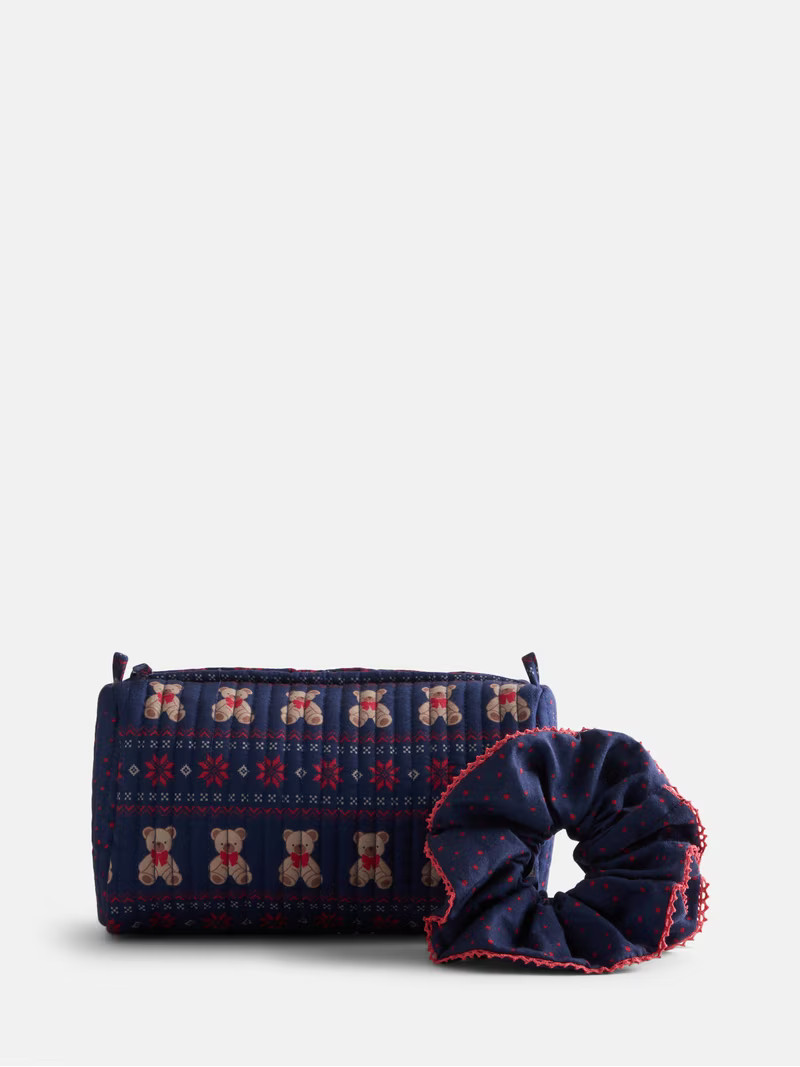 No Boundaries Quilted Pouch with Hair Scrunchie Set, 2-Piece, Women's, Navy Bear Fair Isle | Walmart (US)
