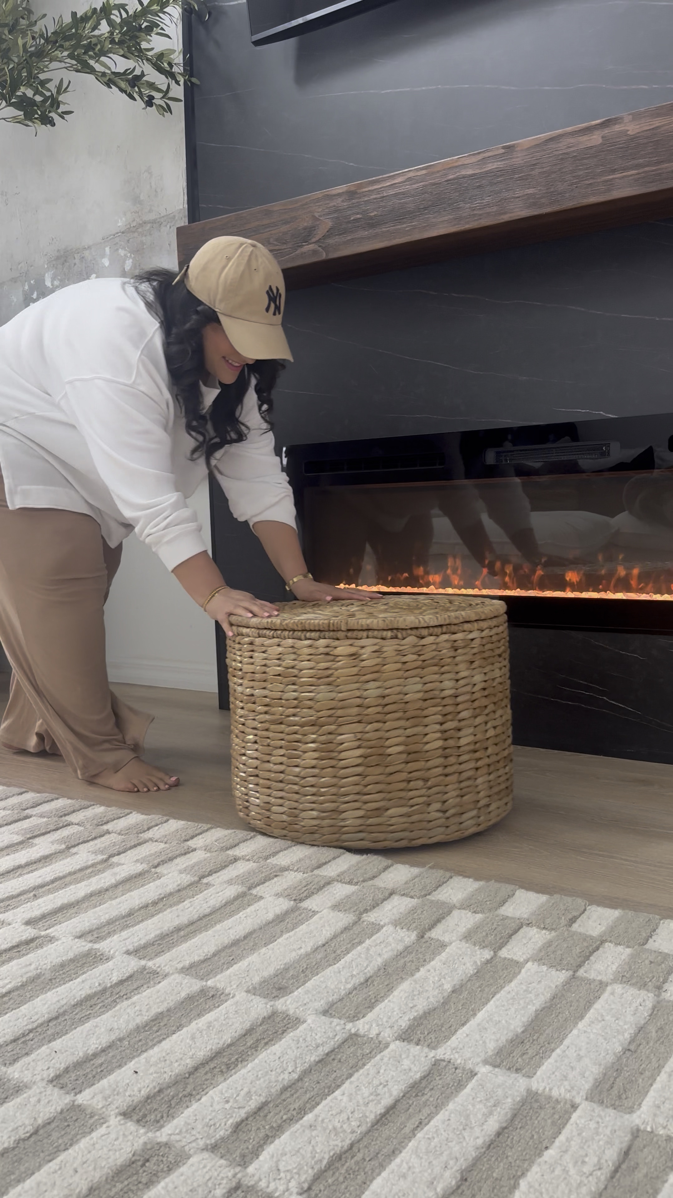 Scored the cutest storage ottoman for our living room! Comes in a darker color and it’s sturdy enough to sit on. Perfect to keep throws in or store away toys 🙌🏼

Home
Home decor
Storage solutions 
Target home 
Spring decor
Living room decor 


#LTKWatchNow #LTKHome