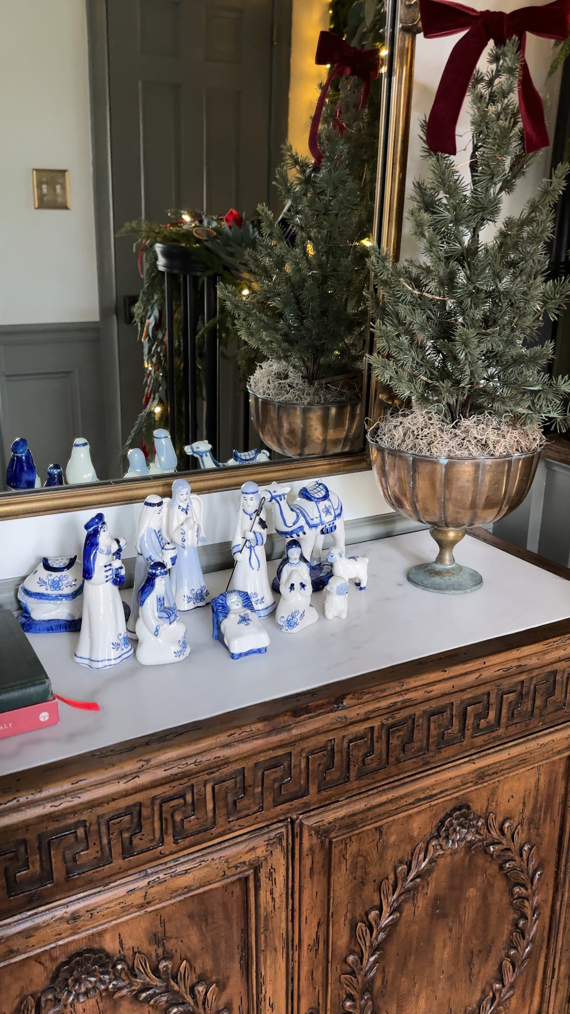 This chinoiserie nativity! 👼🏼🩵💙🤍 

#LTKStyleTip #LTKHoliday #LTKSeasonal