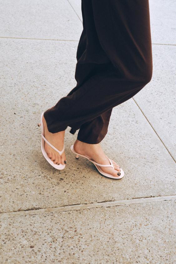 SOFT-FINISH KITTEN HEEL SANDALS | Zara UK