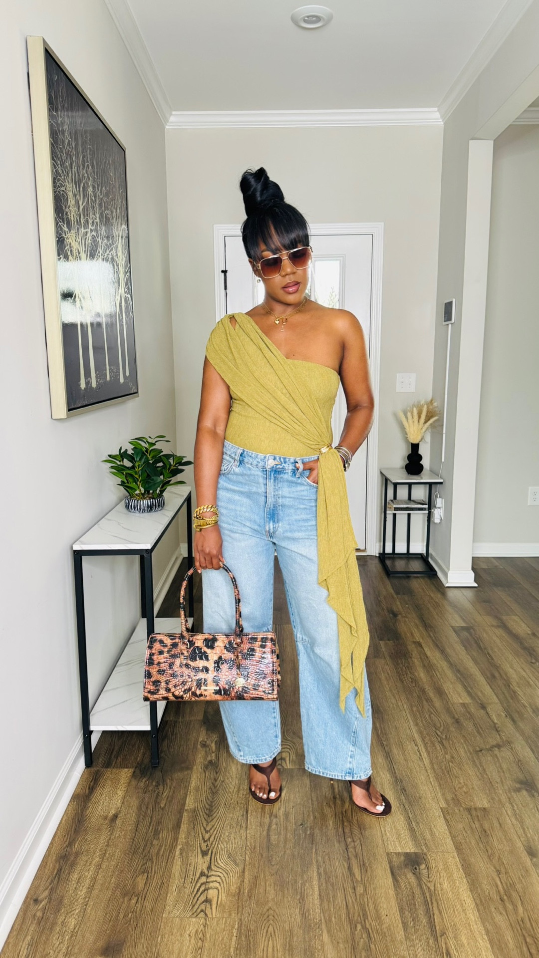 Top: @Macys 
Jeans: @Zara 

#LTKgrwm #LTKMidsize #LTKootd