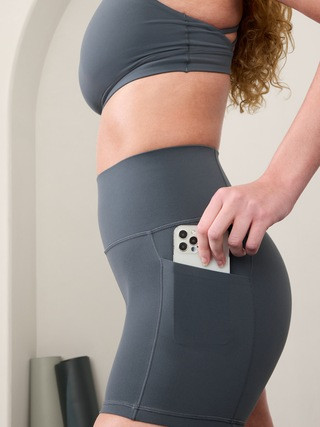 Salutation Stash High Rise 5 Short | Athleta