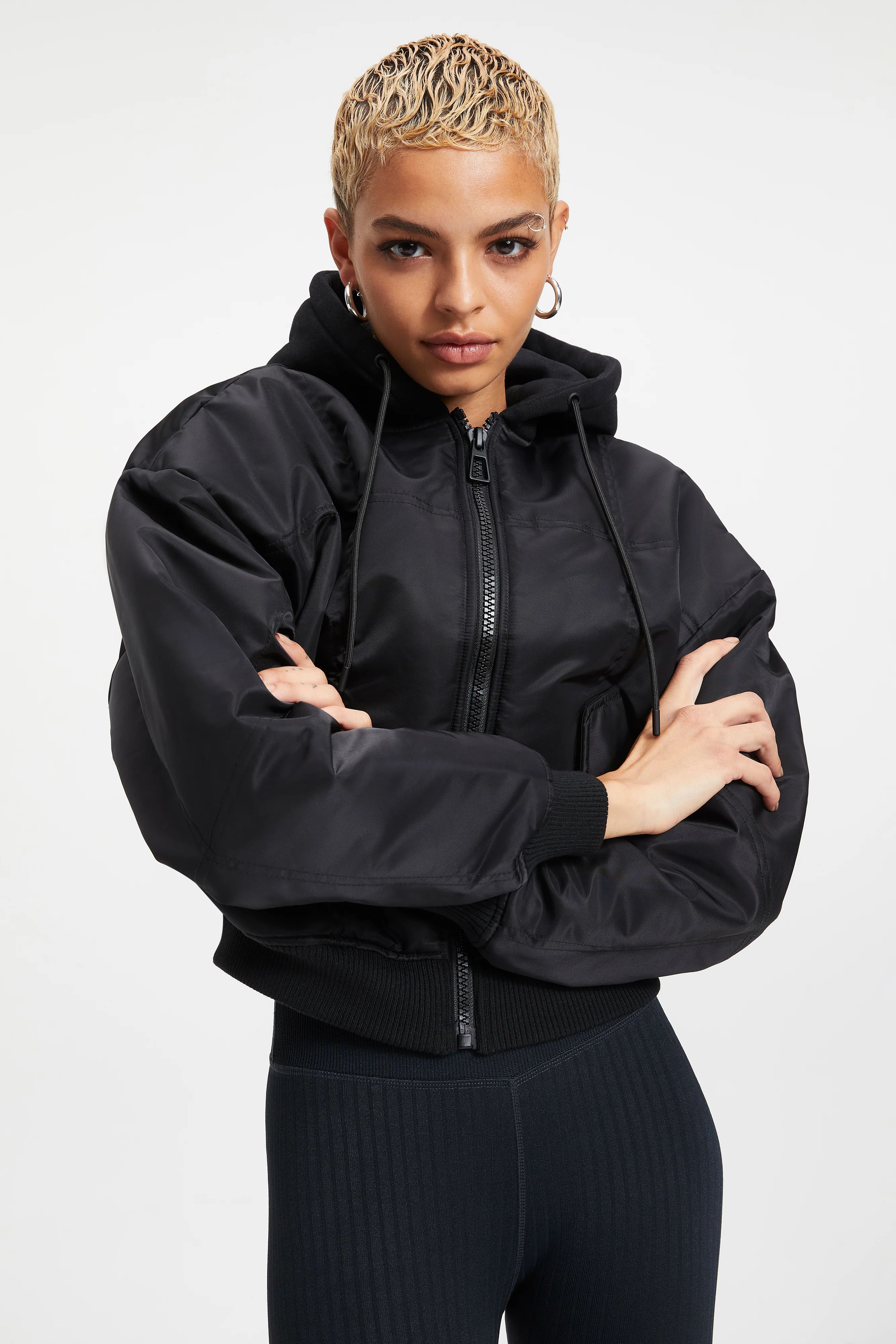 DE'LUXE BOMBER | BLACK001 | Good American