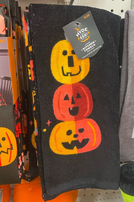 Pumpkin Kitchen Towels | Halloween Decor | Target Home Decor 

#LTKHalloween #LTKSeasonal #LTKhome