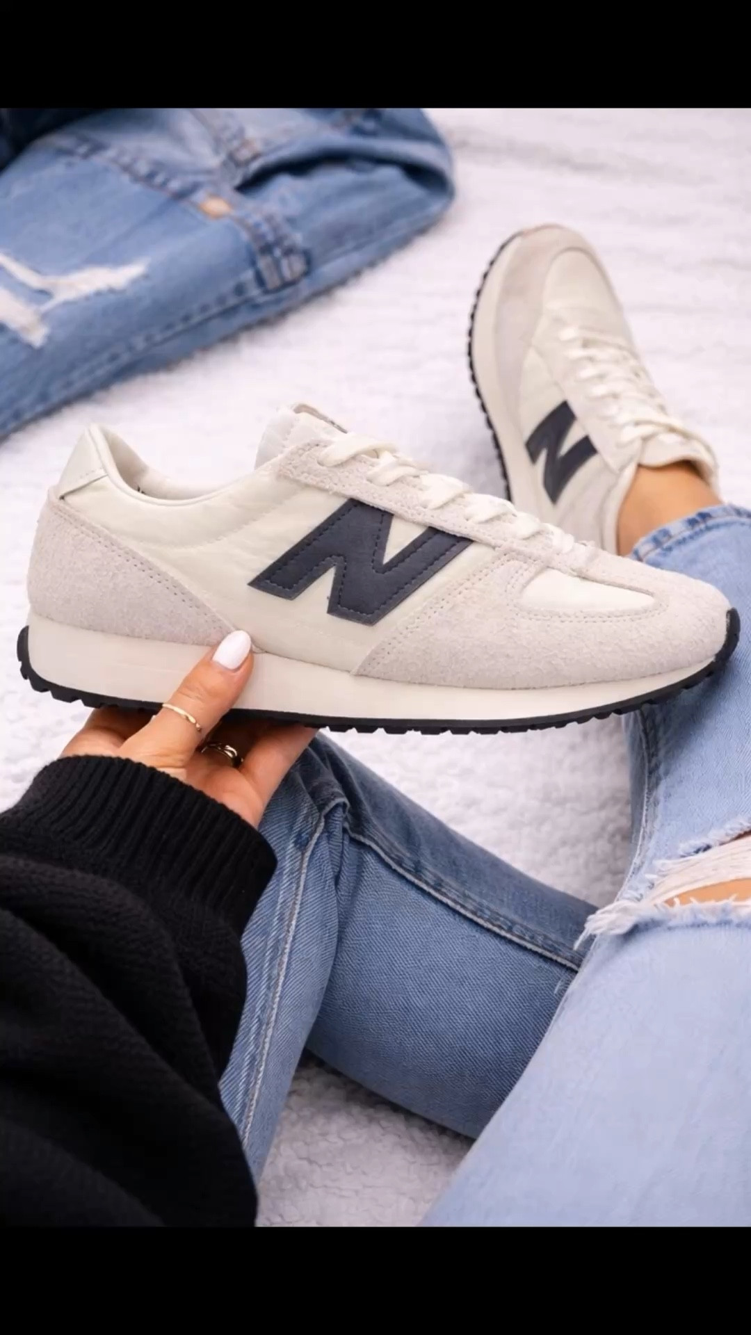 ￼ OK girl math time. Guess what if you buy three of these you’re getting each one for under $42 like add to cart and instantly so click on the link once you get there you can pick out three colors and then you’ll get three for $130 to me that’s like buy one get two free let’s go girls this deal is not going to last long.

#LTKmomlife #LTKgrwm #LTKdayinmylife